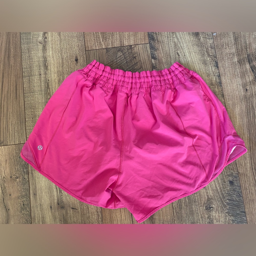 Lululemon Hotty Hot High-Rise Short 4" High rise 
Pink Highlight Size 14 - Picture 4 of 5